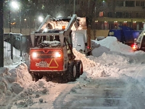 Работники ГБУ &quot;Доринвест&quot; активно помогают городским службам в устранении последствий экстремального снегопада