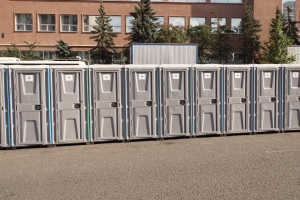 На площадках для празднования Дня города ГБУ &quot;Доринвест&quot; выставило более 1000 передвижных компактных туалетных кабин