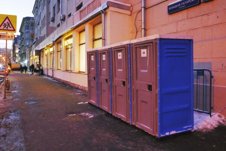 Для обеспечения городских мероприятий с 23 по 27 февраля ГБУ &quot;Доринвест&quot; установило 103 туалетные кабины