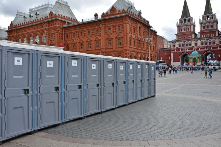 ГБУ &quot;Доринвест&quot; обеспечило проведение празднования Дня России передвижными туалетными кабинами