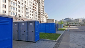 В дни майских праздников ГБУ &quot;Доринвест&quot; осуществляет выставление 1638 туалетных кабин