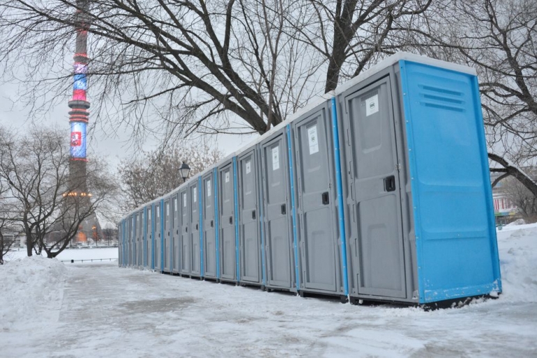 С 18 по 19 января в местах, оборудованных для Крещенского купания, установлены 514 передвижных компактных туалетов